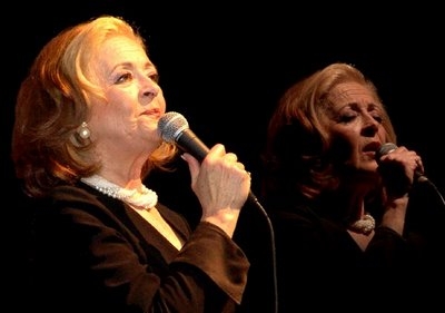 [Simone_de_Oliveira[1].JPG]